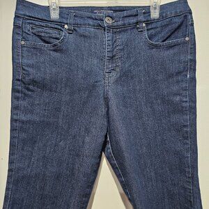 Jean Shorts Made By Bandolino Size 12 Made in Jordan Knee Shorts